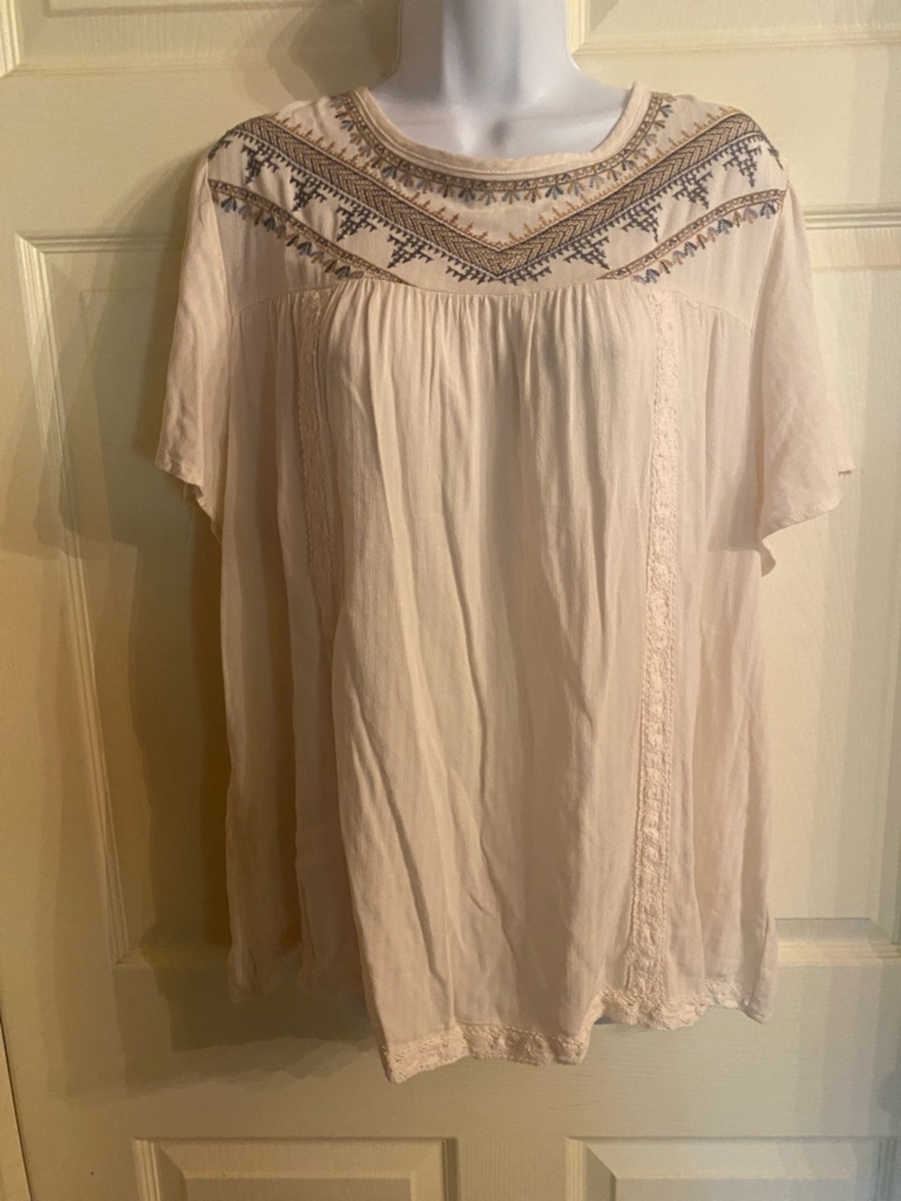 Knox Rose Cream Embroidered Short-Sleeve Tunic